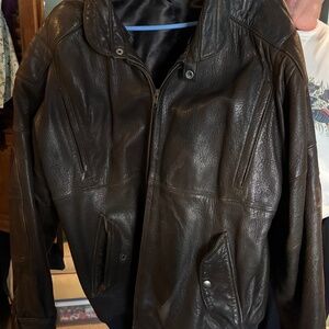 Men’s leather bomber jacket